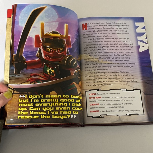 Lego Ninjago Offical Guide Book - Picture 4 of 6